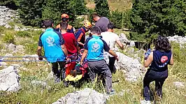 Konya'da kekik toplamaya çıkan yaşlı adam kayalıklardan düştü