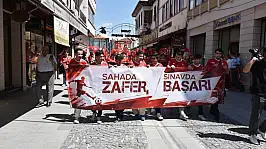 Konya'da öğrencilerden A Milli Futbol Takımı'na destek yürüyüşü