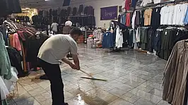Konya'da sağanak etkili oldu, iş yerlerini su bastı