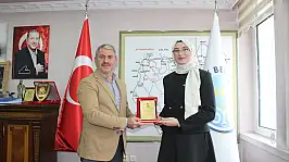 Konyalı Yağmur Türkiye-Pakistan kardeşliğini kalemiyle taçlandırdı!