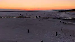Tuz Gölü'nde gün batımı büyüledi! Görenler hayran kaldı