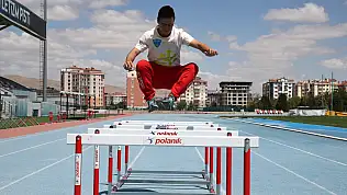 Down sendromlu milli atlet Uysal'dan yeni dünya rekoru hedefi!