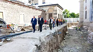 Konya'da aylardır kapalı olan camiye Vali Akın'dan inceleme