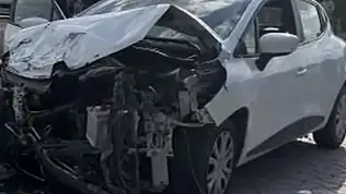 Konya'da korkutan kaza! Servis minibüsü ile otomobil çarpıştı