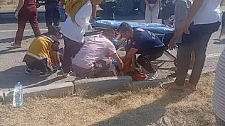 Konya'da refüje çarpan araç savruldu! 4 yaralı