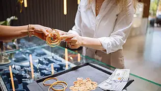 Kuyumcularda nakit devri kapanıyor: Altına bandrol sistemi geliyor!