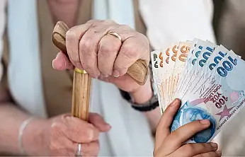 Ak Parti'den emekliler için yeni çalışma: 65 yaş üstüne özel ek ödeme gündemde!