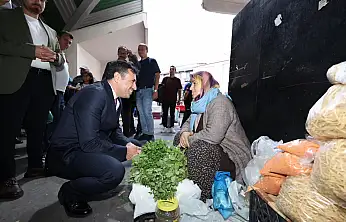 AK Parti Konya İl Başkanı Özgökçen pazara indi! Vatandaşları tek tek dinledi