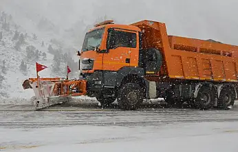 Alacabel'den geçecekler dikkat! 25 santimetreye ulaştı