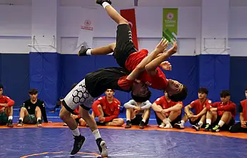 Babasının izinden gitti, Balkan şampiyonluğuna ulaştı!
