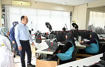 Başkan Altay'dan KOMEK'e ziyaret! Kadınlar 25 atölyede üretime ve ekonomiye katkı sağlıyor!