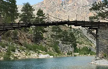 Bu köy gerçek anlamda gün yüzü görmüyor! Sadece 3 saat...