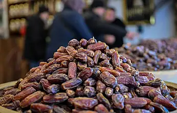 Cami önündeki seyyar arabadan günlük 10 ton satışa: Canceviz Hurma'nın başarı hikayesi