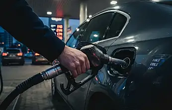 Deposu boş olanlar beklesin! Motorine bu gece dev indirim geliyor