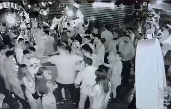 Gece kanlı bitti! Adamın boğazını feci şekilde kesti!