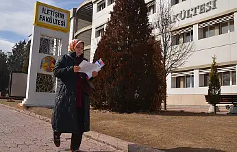 Konya'da 2 çocuk annesi İletişim Fakültesini kazandı!