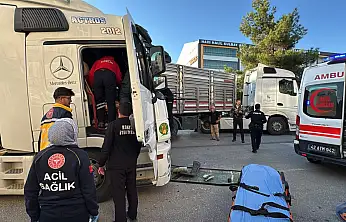 Konya'da 3 aracın karıştığı kaza trafiği kilitledi: 1 yaralı!