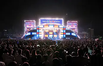 Konya'da 9 gün boyunca ücretsiz konser! İşte gün gün sahne alacak yıldızlar