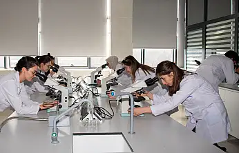 Konya'da bir ilk: SÜ'de Robotik Cerrahi ve Dijital PET-CT dönemi!