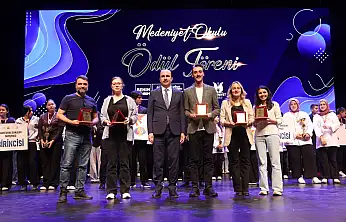 Konya'da bu yarışmanın kaybedeni yok: Medeniyet Okulu ödülleri dağıtıldı!