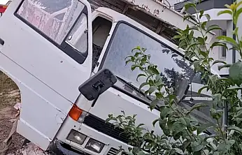 Konya'da can pazarı: Araç ile demir korkuluklar arasında sıkıştı!