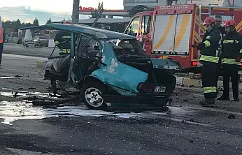 Konya'da can pazarı! Çarpışmanın şiddetiyle Tofaş ikiye bölündü