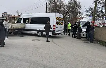 Konya'da can pazarı! Okul servisi ile belediye aracı çarpıştı