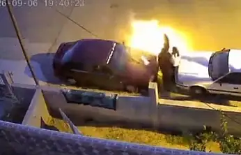 Konya'da doğum günü kutlaması pahalıya patladı! Meşale otomobili yaktı