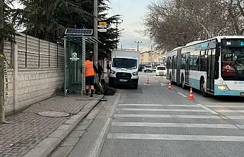 Konya'da feci kaza: Kontrolden çıkan motosiklet durağa daldı! 1 ölü...
