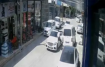 Konya'da film gibi soygun! 1 milyonluk çantayı saniyeler içinde çaldılar