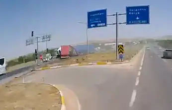 Konya'da freni boşalan TIR faciası! 1 ölü, 10 yaralı var: Kaza anı kamerada!