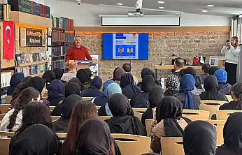 Konya'da geleceğin yazarları usta isimlerle buluştu