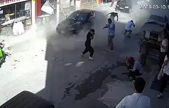 Konya'da iş yerinde patlama: Sokaktan geçenler canını zor kurtardı!