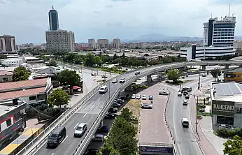 Konya'da kesintisiz ulaşım için yatırımlar sürüyor: Kunduracılar üst geçidi yeni yüzüne kavuştu!
