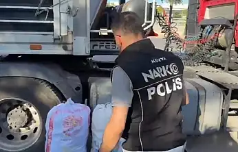 Konya'da narkotikten nokta operasyonlar: Hoparlör kutusu ve tırdan zula çıktı!