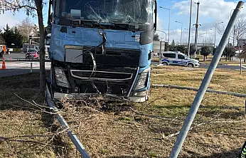 Konya'da ölümlü kaza! Kamyon otomobili biçti