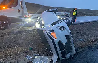 Konya'da otomobil devrildi: Aynı aileden 4 kişi yaralandı!