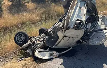 Konya'da otomobil, gurbetçinin aracıyla kafa kafaya çarpıştı! 2 ölü