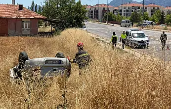 Konya'da otomobiller birbirine girdi: Araç takla attı! 4 yaralı...