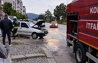 Konya'da seyir halindeki otomobil alev aldı! Canını zor kurtardı