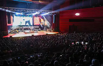 Konya'da unutulmaz bir akşam! Kayahan rüzgarı esti