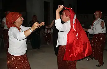 Konya'da unutulmaz Şalvar Gecesi! Doyasıya eğlendiler
