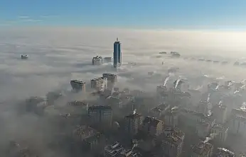 Konya'da yoğun sis görüş mesafesini düşürdü