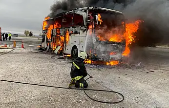 Konya'da yolcu otobüsünde dehşet anları! Seyir halinde alev topuna döndü!
