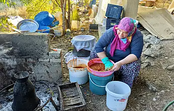 Konya'da yörüklerin mesaisi! Toroslar'ın zirvelerinde kazanlar kaynıyor