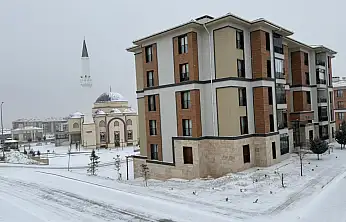 Konya yeni yılın ilk sabahına kar sürpriziyle uyandı!