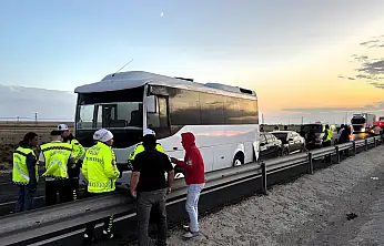 Konya yolunda kum fırtınası faciayı getirdi! Korkunç kazada 16 yaralı var!