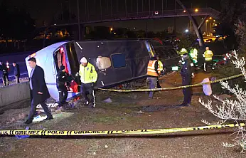 Konya yolunda korkutan kaza: Otobüs devrildi 8 yaralı!