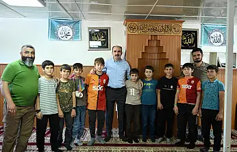 Konyalı çocukların Kur'an sevgisi Başkan Altay'ı duygulandırdı