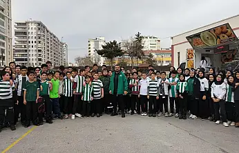 Konyalı öğretmen her yıl Ahmet Çalık için lokma dağıtıyor